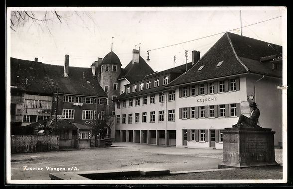 Cartoline postali: AK Wangen a. A., Kaserne, Panorama mit Statue – Usato da Berlin venduto da bartko-reher