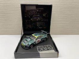 Aston Martin DBR9 IXO, Sammlerstück, neuwertig, OVP 1:43!
