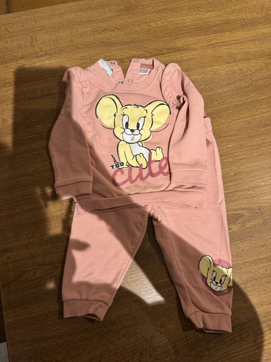 Lotti & Set di vestiti: Ensemble rose T.O.O. Jerry Disney Taille 6-12 mois – Usato da Erde venduto da Kitkatekate