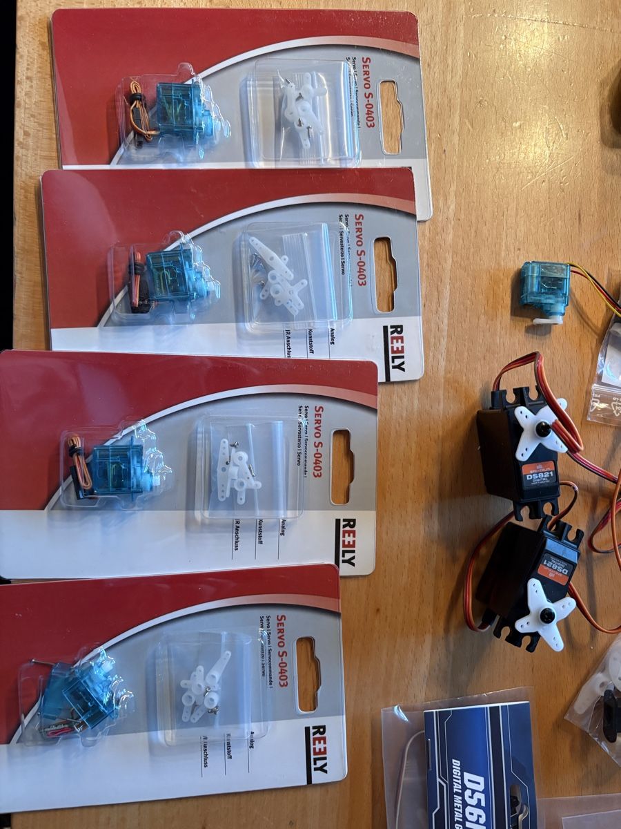 Modellismo RC: Servo – Usato da Ziefen venduto da Yves0 1