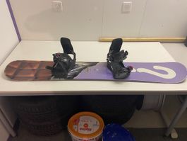 Snowboard mit Bindung