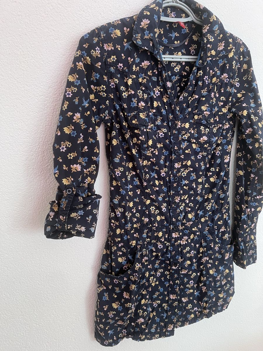 Vestiti: Kleid dunkelblau mit Blumenmuster Grösse 36 – Usato da Frauenfeld venduto da mic_29jy 2
