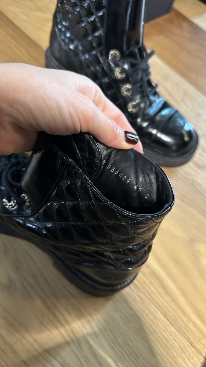 Chanel Scarpe da donna: Chanel boots – Nuovo (secondo la descrizione) da Paradiso venduto da Under_sun 1