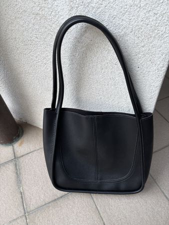 Sac à main noir élégant - Parfait pour l'automne!