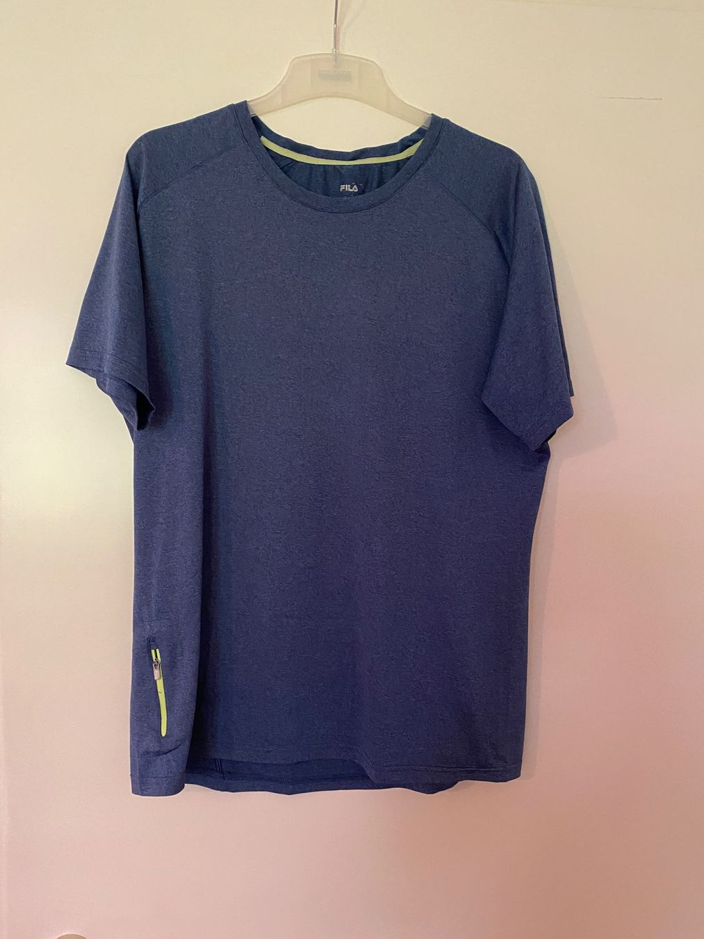 Fila Lotti di vestiti: Fila-Set, Hose und 2 T-Shirts L – Usato da Zürich venduto da Wim-Broccoli 7