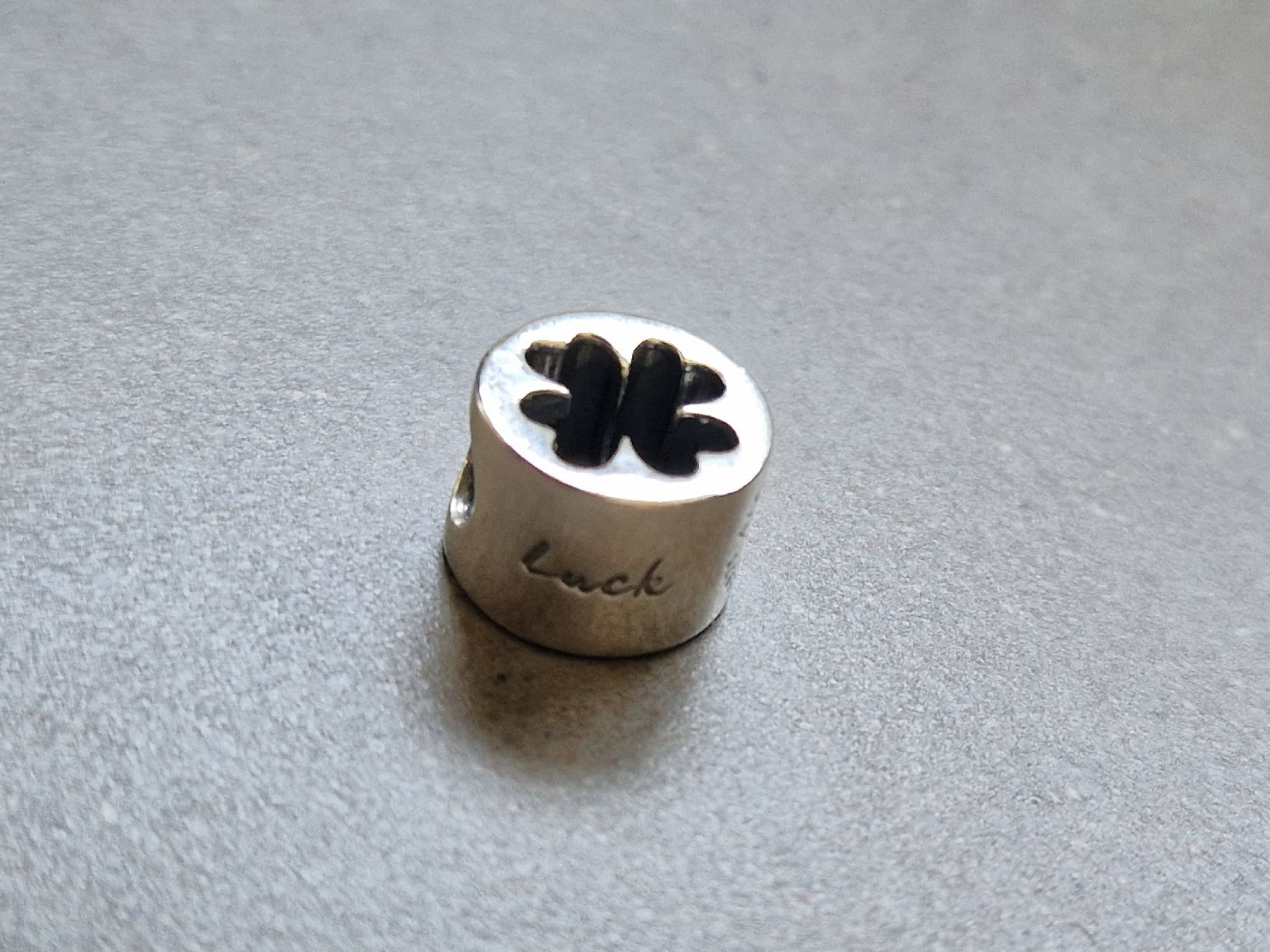 Pandora Ciondoli: Pandora Charm Luck Kleeblatt – Nuovo (secondo la descrizione) da Lichtensteig venduto da Cocabana_16