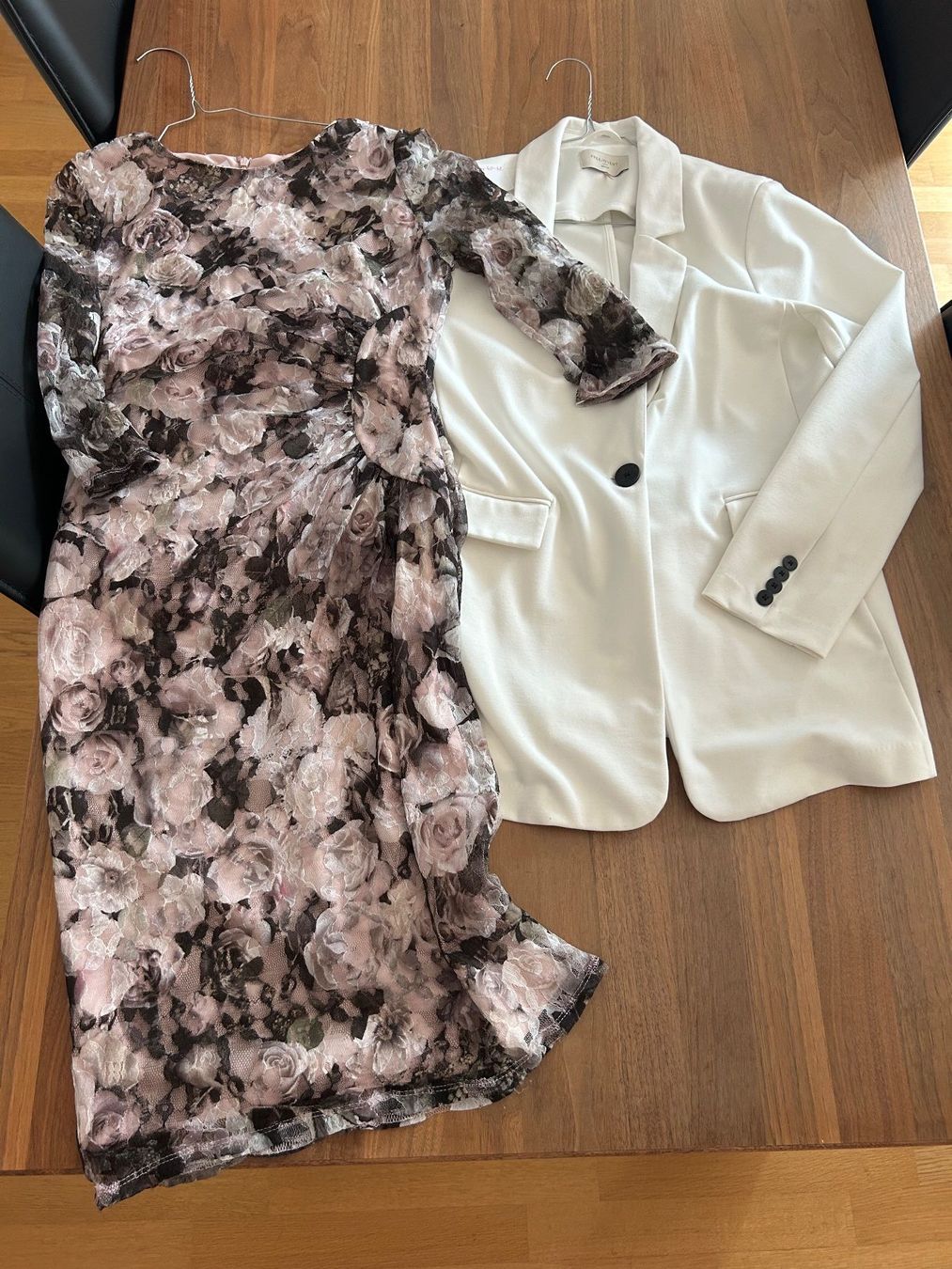 Lotti di vestiti: Kleiderpaket 42 L/ XL – Usato da Riehen venduto da Kami2005 2