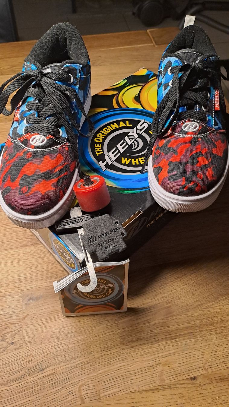 Patins à roul. & inline: Heelys original Gr 36,5 – Neuf (Voir description) à gümmenen par flower124