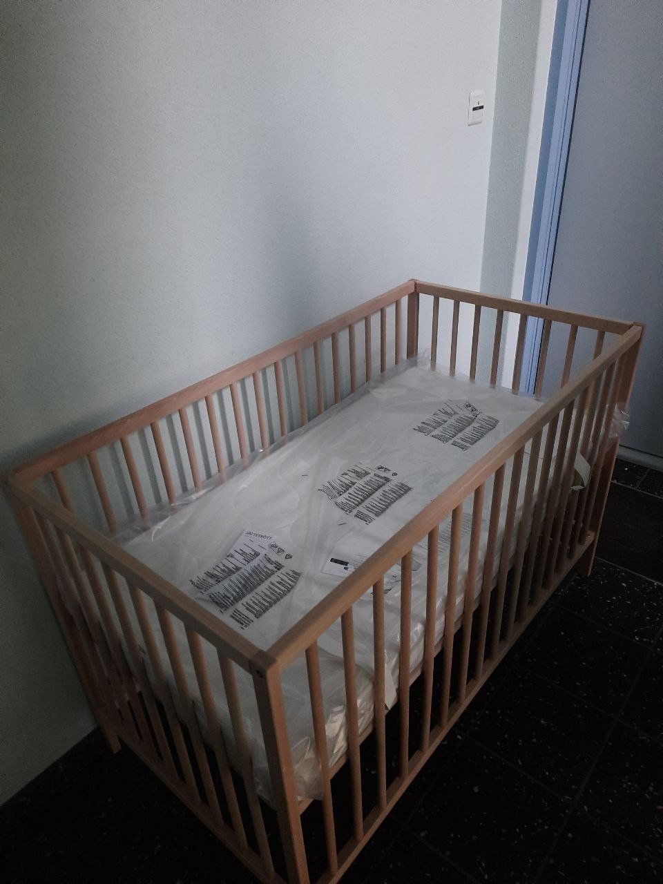 Ikea Lits: IKEA Kinderbett mit matratze – Neuf avec emballage d'origine à Zürich par vik_q29w