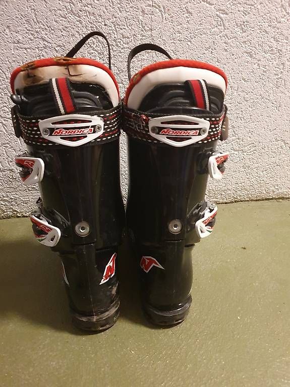 Scarpe da uomo: Älterer Skischuh Gr. 7 – Usato da Rüti ZH venduto da Kamp 3