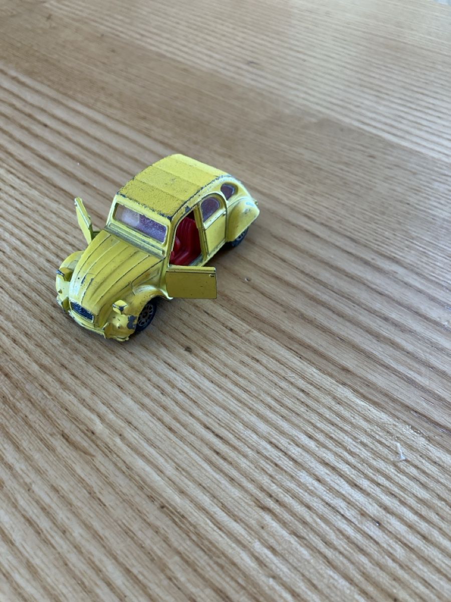 Corgi Toys Modellautos: 2cv Corgi – Gebraucht aus le locle von camilleguignard 1
