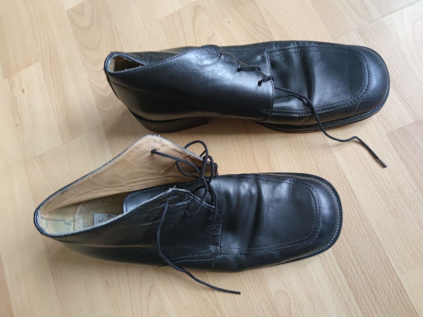 Scarpe da uomo: 46 Größe  – Usato da Meggen venduto da Malecifent 1
