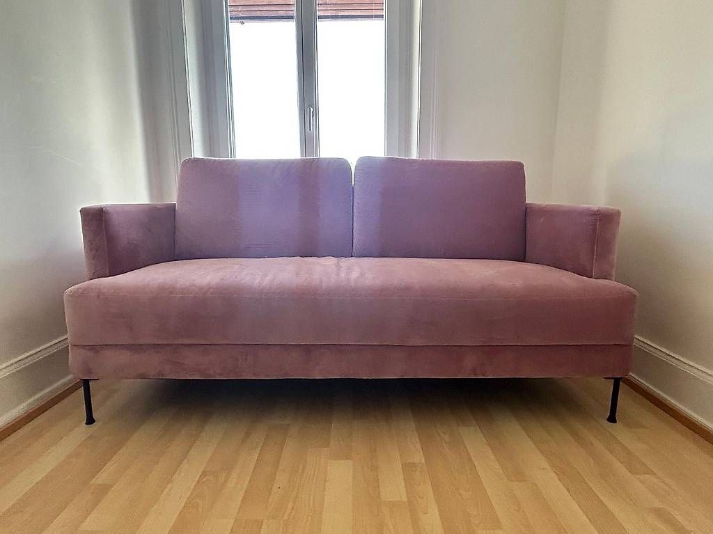 Sofas: Canapé velours rose 2 places  – Gebraucht aus Zürich von Irassa