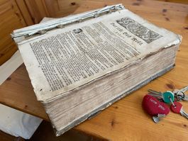 Antike Bibel in Alt-Deutscher Schrift, aus dem Jahre 1772