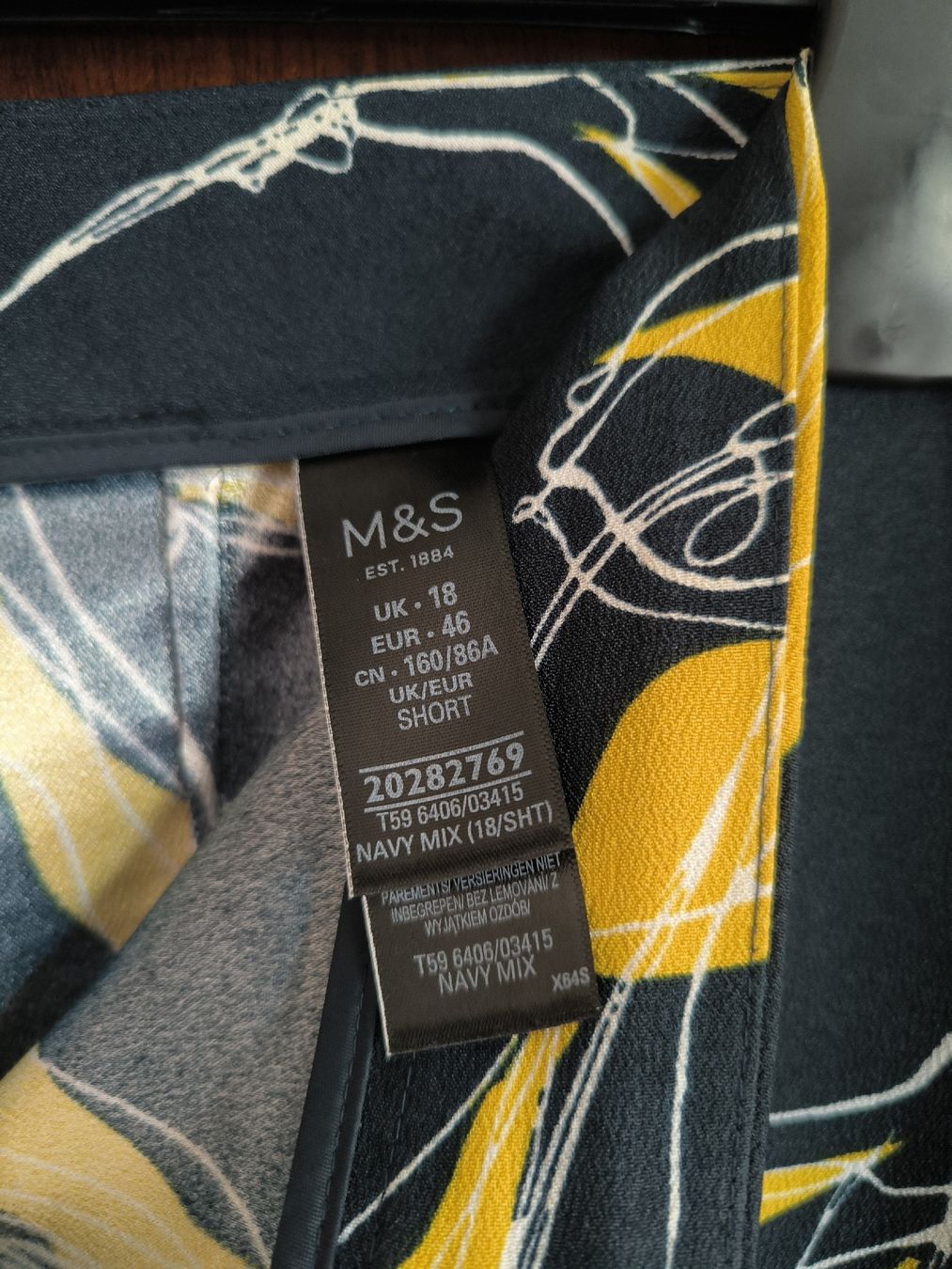 Pantalons: Wunderschöne Hose Kurzlänge Gr 46 – D'occasion à Kloten par Olivenbaum2017 2