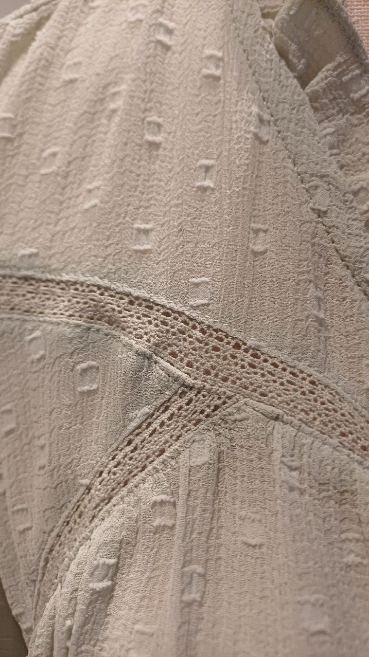 Camicette: Bluse Damen Langarm Crinkle-Optik Grösse M  – Usato da Arlesheim venduto da savina01 3