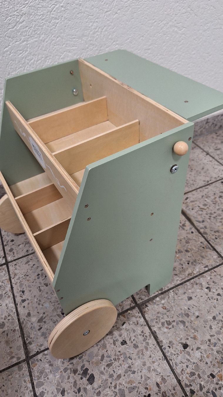 Sonstiges für Firmenanlässe & Parties: Marktstand Holz Kinder – Gebraucht aus Zürich von djoki88 2
