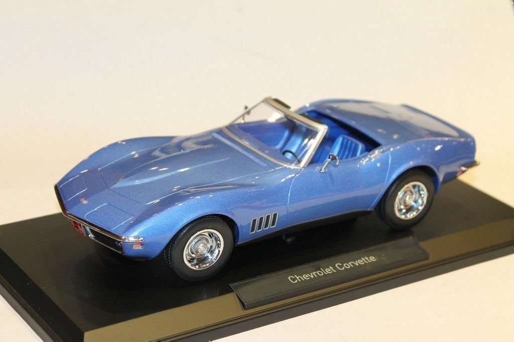 Chevrolet Modellini d'auto: Chevrolet Corvette Convertible 1:18 – Nuovo e nell'imballaggio originale da Erlenbach im Simmental venduto da Model_box