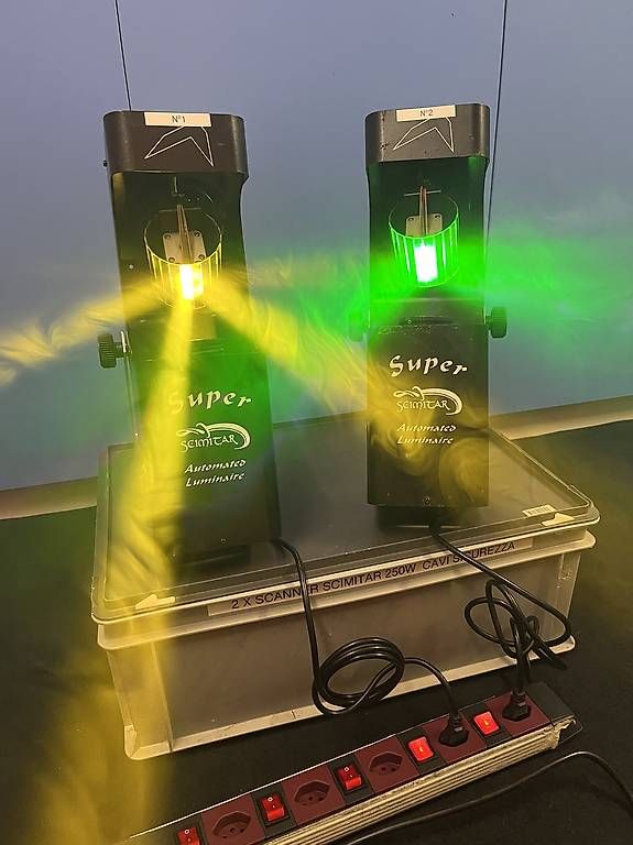 Lampade: super scimitar 250 w – Usato da Cadenazzo venduto da Supermikidj