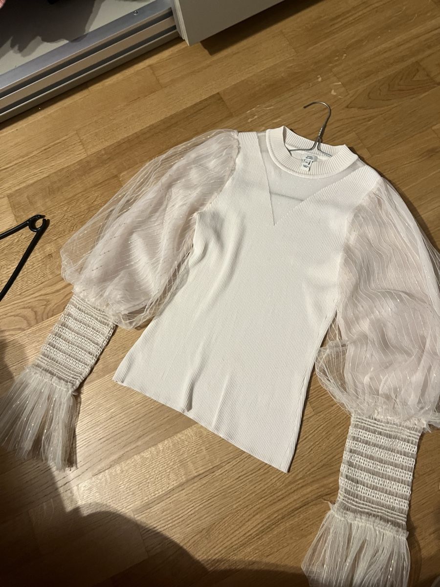 Maglioni & Felpe: Damen Pullover River Island Ballonärmel – Usato da Zürich venduto da R1908 2