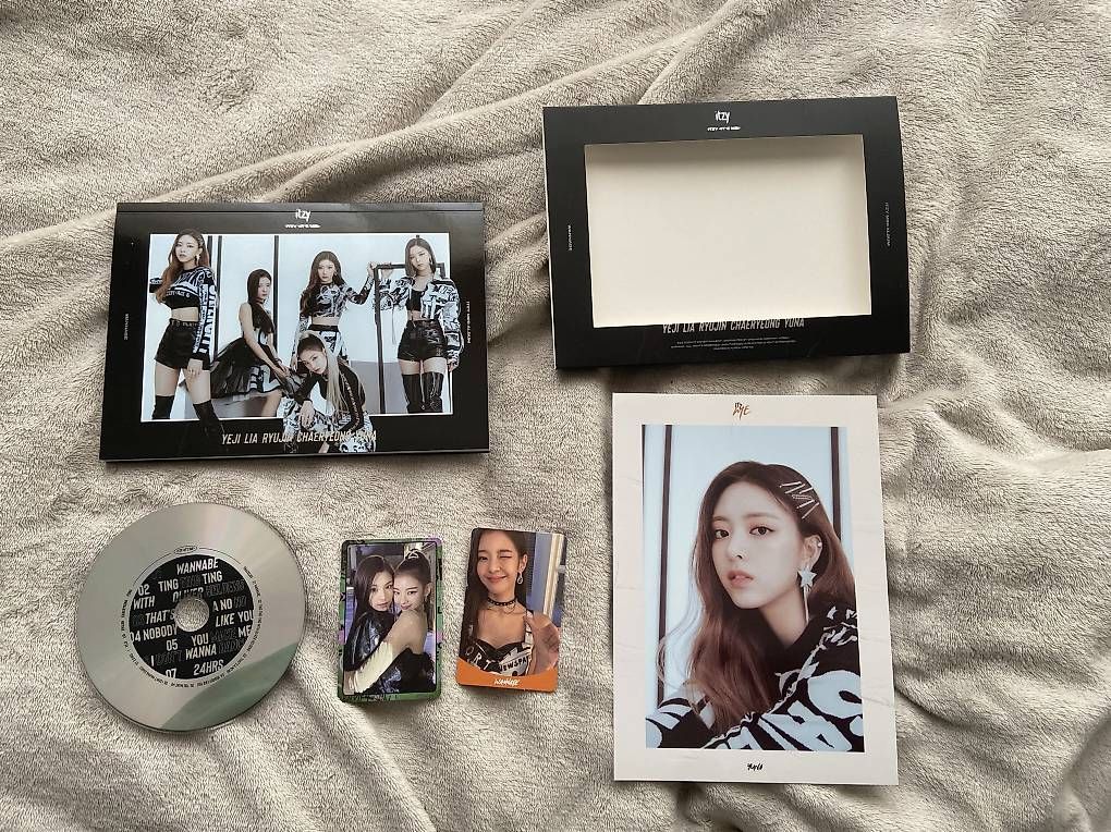 Bambole: Album kpop - Itzy - It'z me – Usato da Perroy venduto da Tatian_A 1