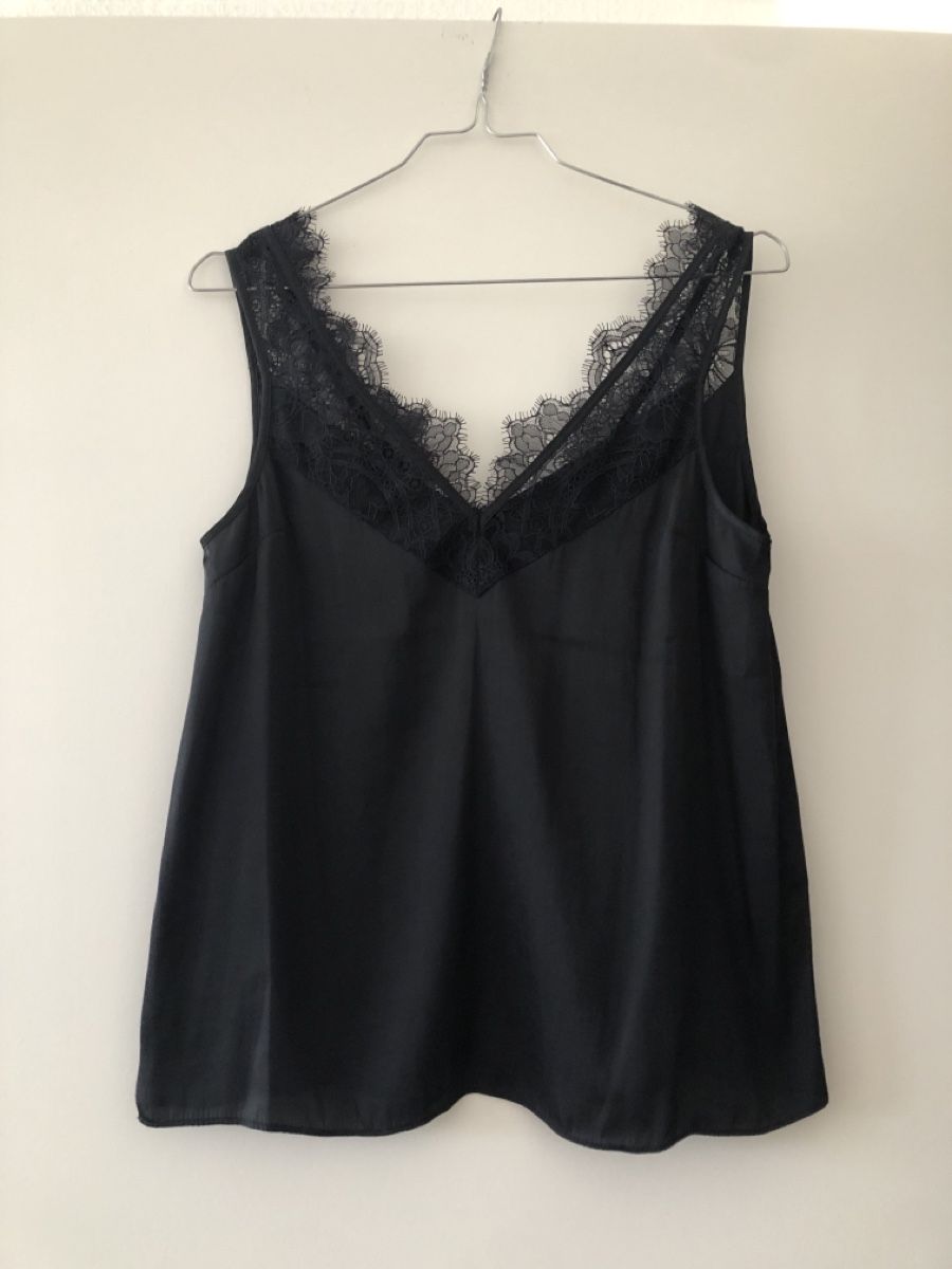 H&M Top: Top en satin et dentelle H&M – Nuovo (secondo la descrizione) da Onex venduto da kattrina