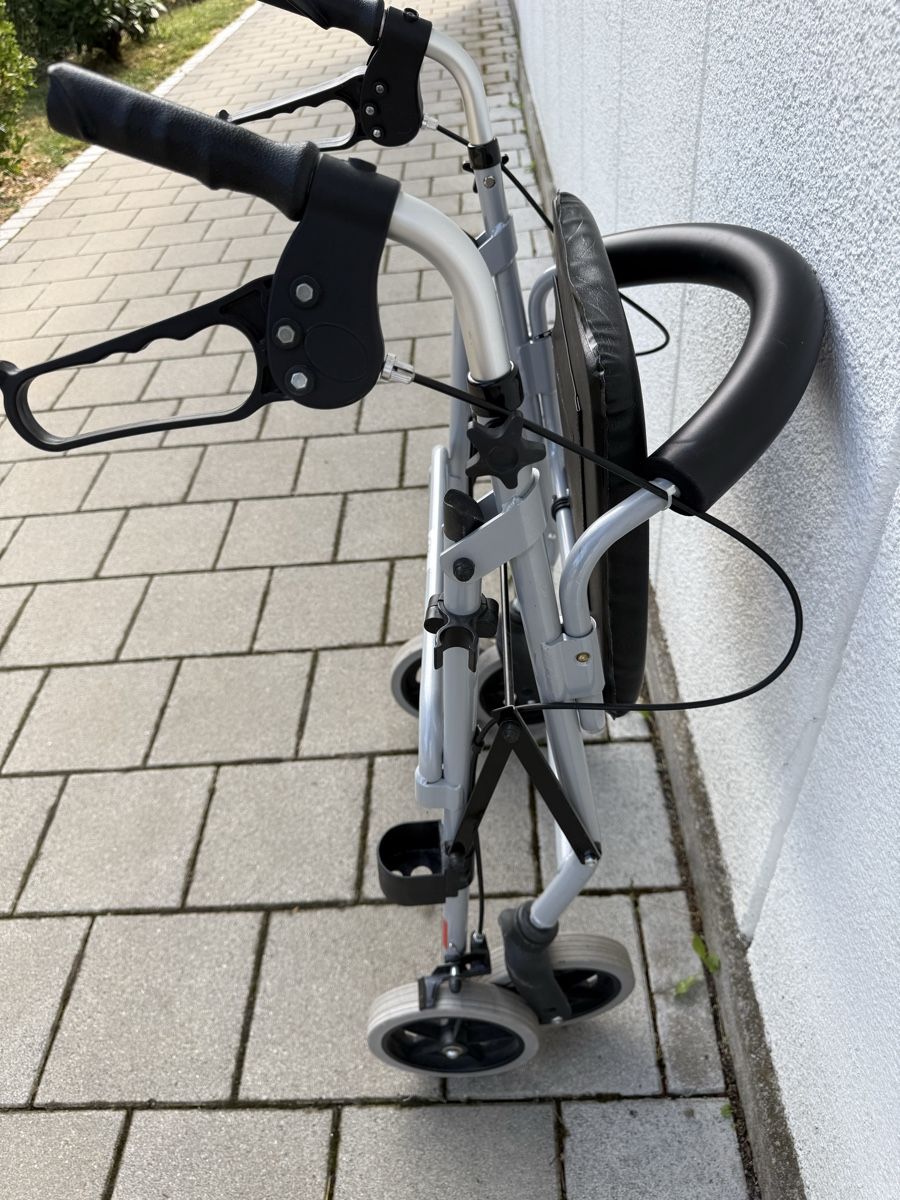Gehhilfen: Rollator Rehashop – Gebraucht aus Elgg von dan_f8gv 3