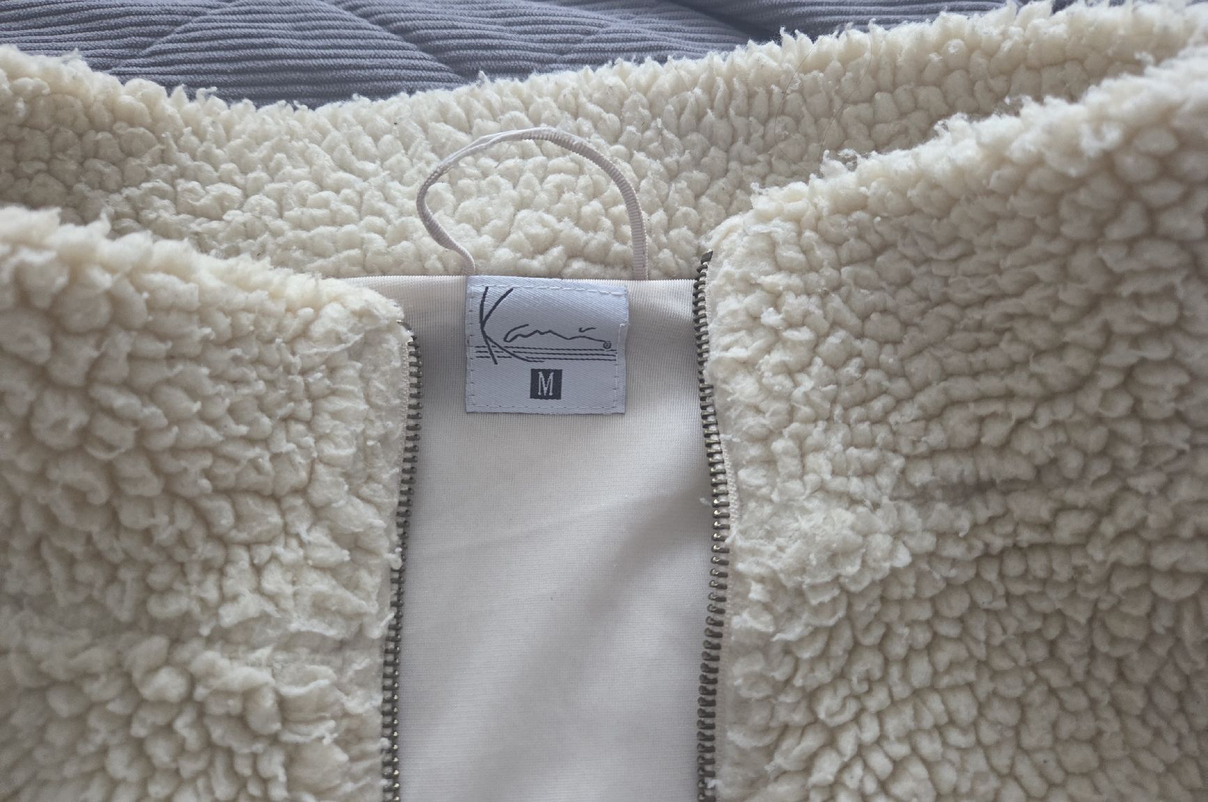 Jacken: Karl Kani Teddy Jacke, Gr. M, – Gebraucht aus Utzenstorf von Ernie_und_Bert 2
