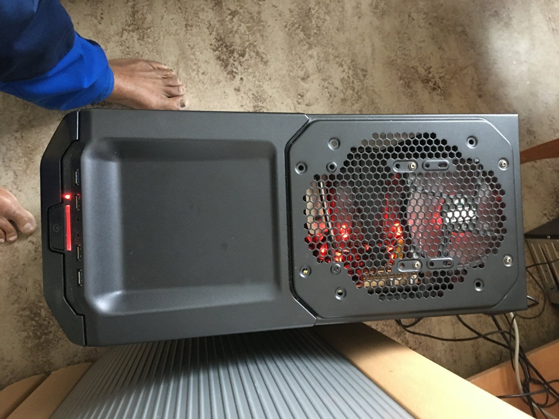 Intel PC: PC Mit Moniter – Usato da Uster venduto da inislas 6