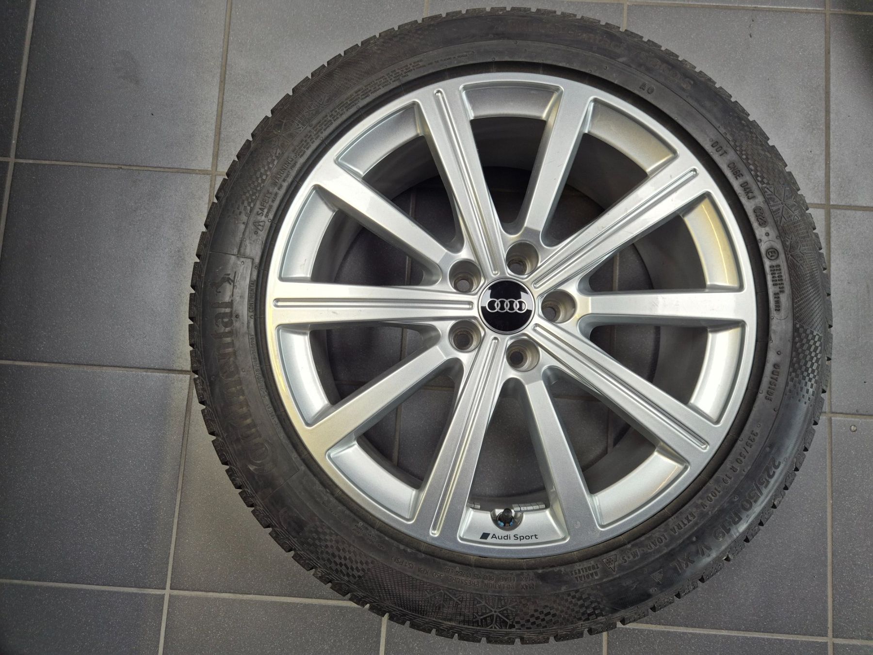 Audi Pneumatici & Ruote complete: Winterräder 19" Audi RSQ3 – Usato da Winterthur venduto da WEWi-Ersatzteile