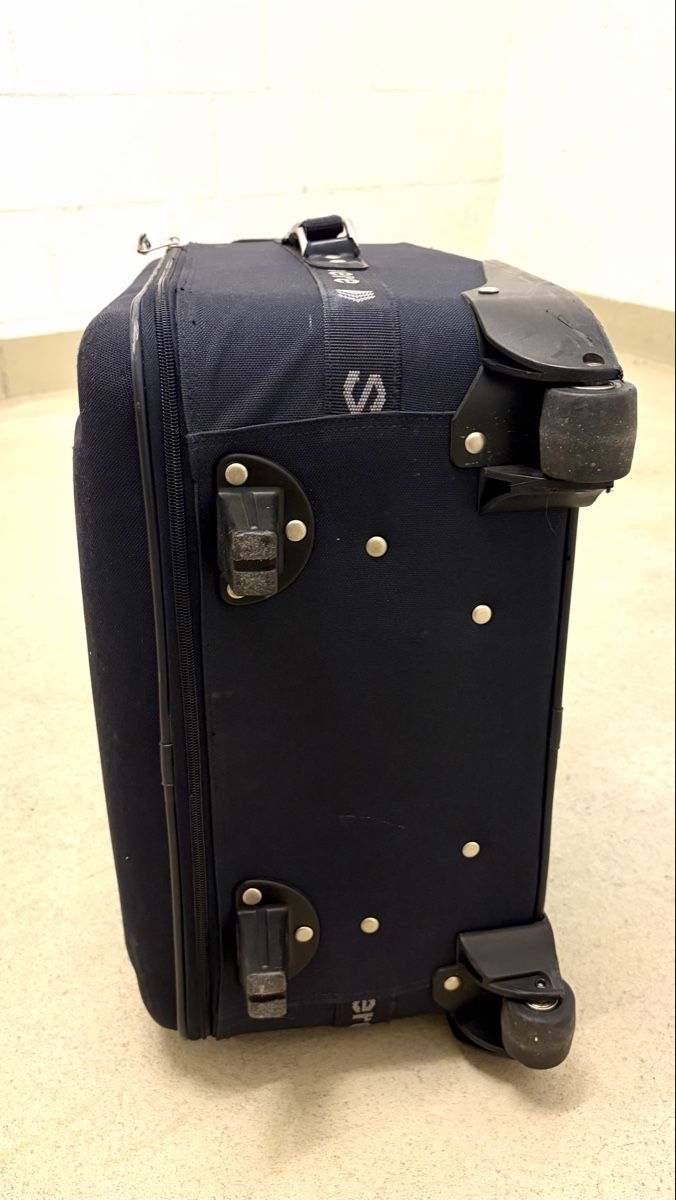 Valises de voyage: 2x Rollkoffer Sphere 62L – D'occasion à Niederlenz par chi_ie_007 5