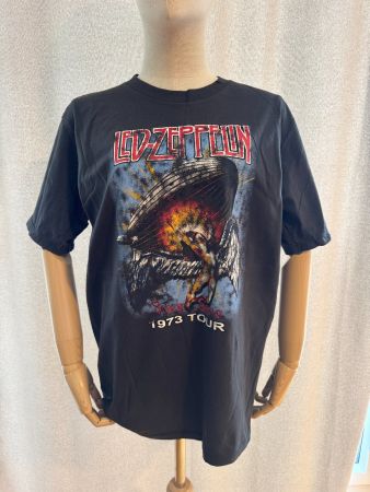 “Led Zeppelin – Vintage-Inspired Hand-Painted T-Shirt”