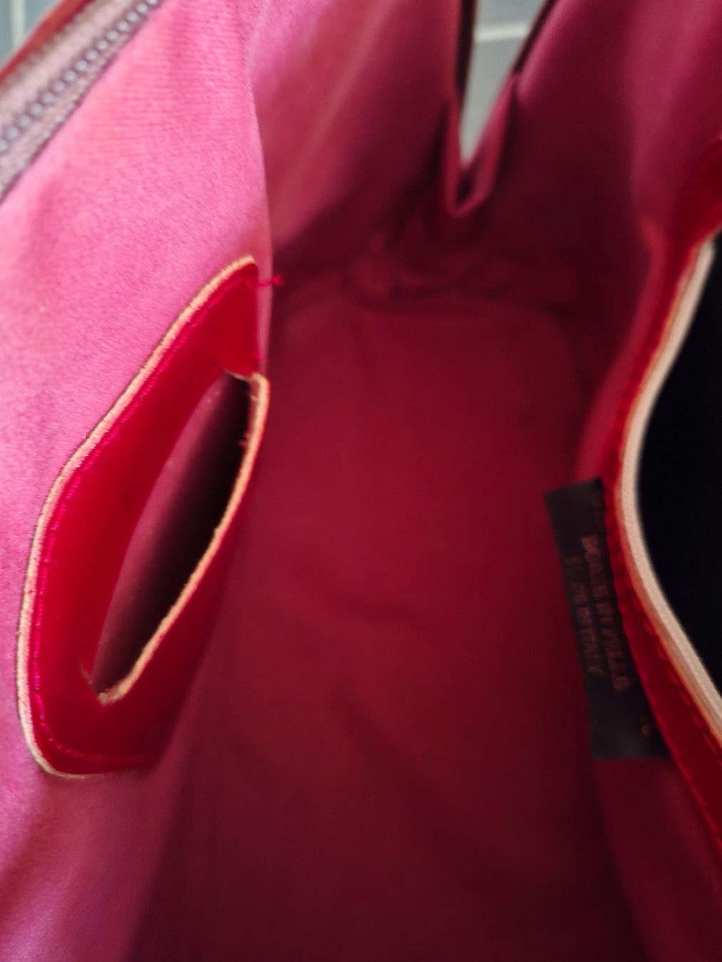Vera Pelle Borse da donna: Schicke Ledertasche - Farbe rot – Nuovo (secondo la descrizione) da Hombrechtikon venduto da hom_jp68 1