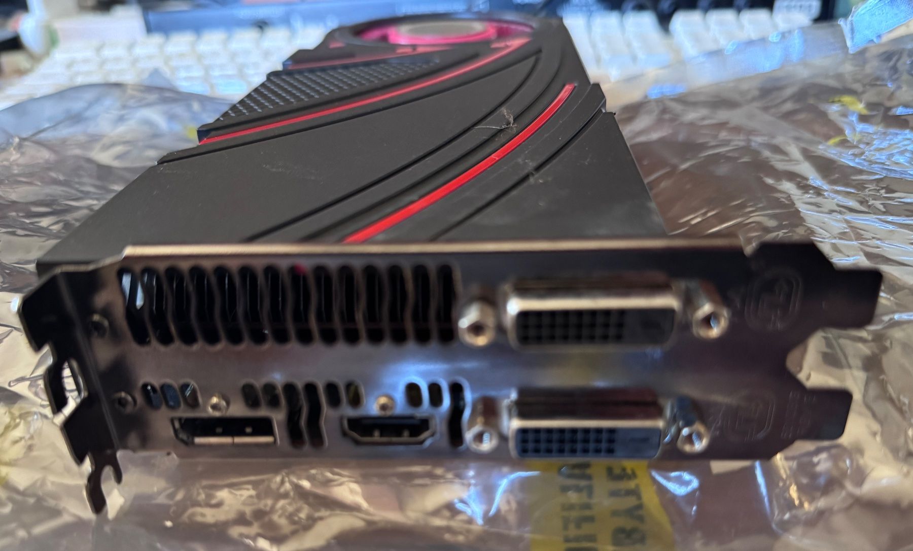 Amd Schede grafiche: AMD Saphire Radeon R9 290X – Usato da Unterengstringen venduto da NOISE 1