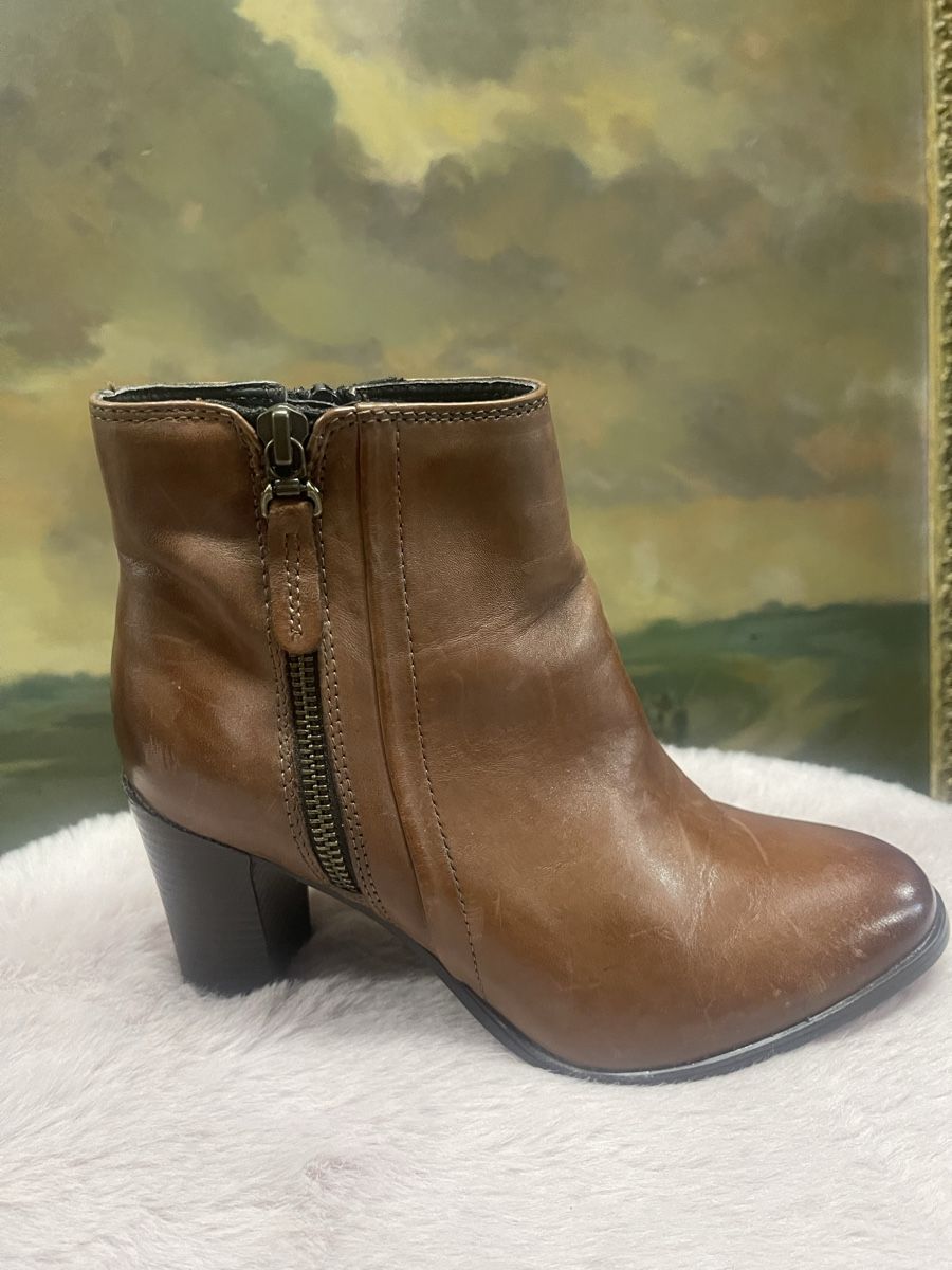 Scarpe da donna: 5th avenue boots gr 37 – Usato da Oberwil BL venduto da dyl_htk9 4