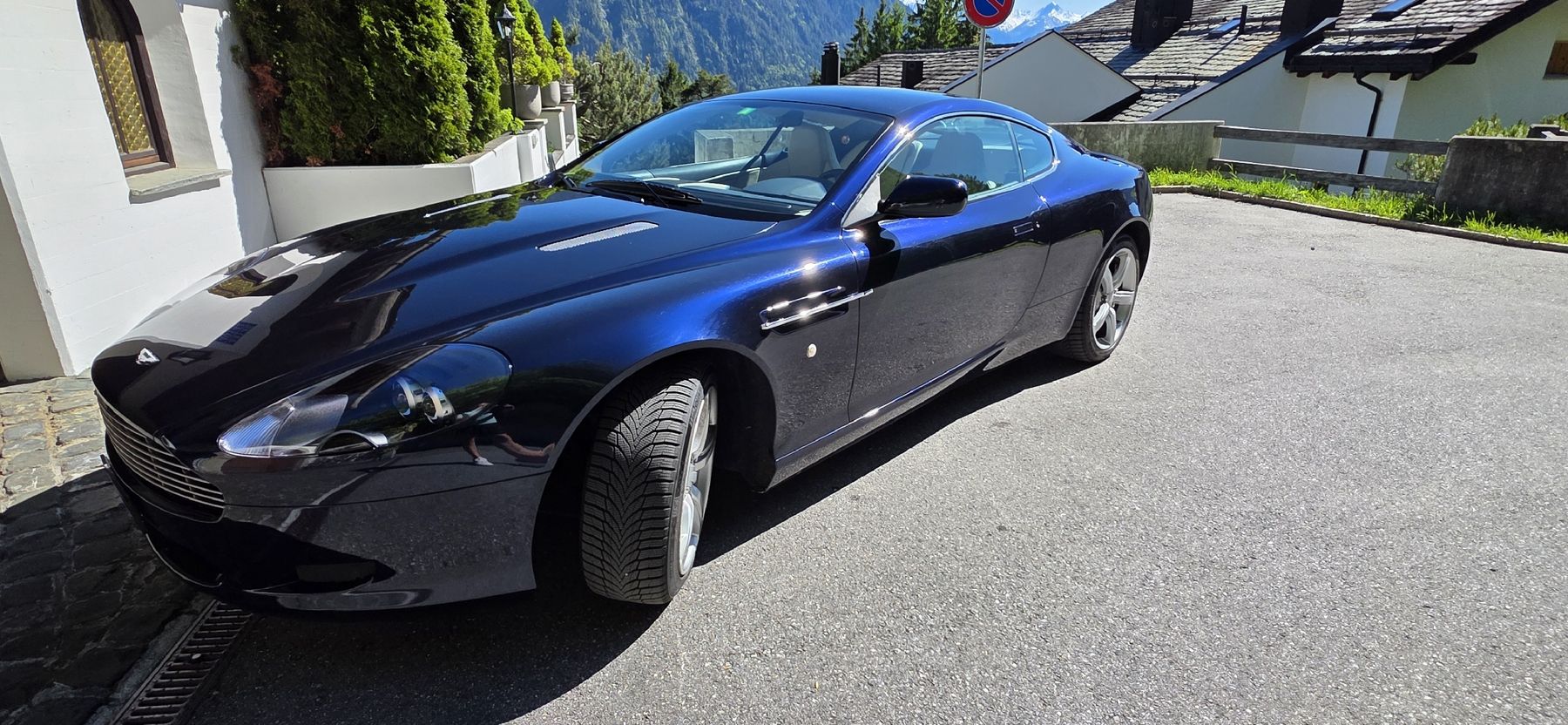 Aston Martin Autos: Aston Martin DB9 Coupe, Top Zustand. – Gebraucht aus Laax GR von Laax007