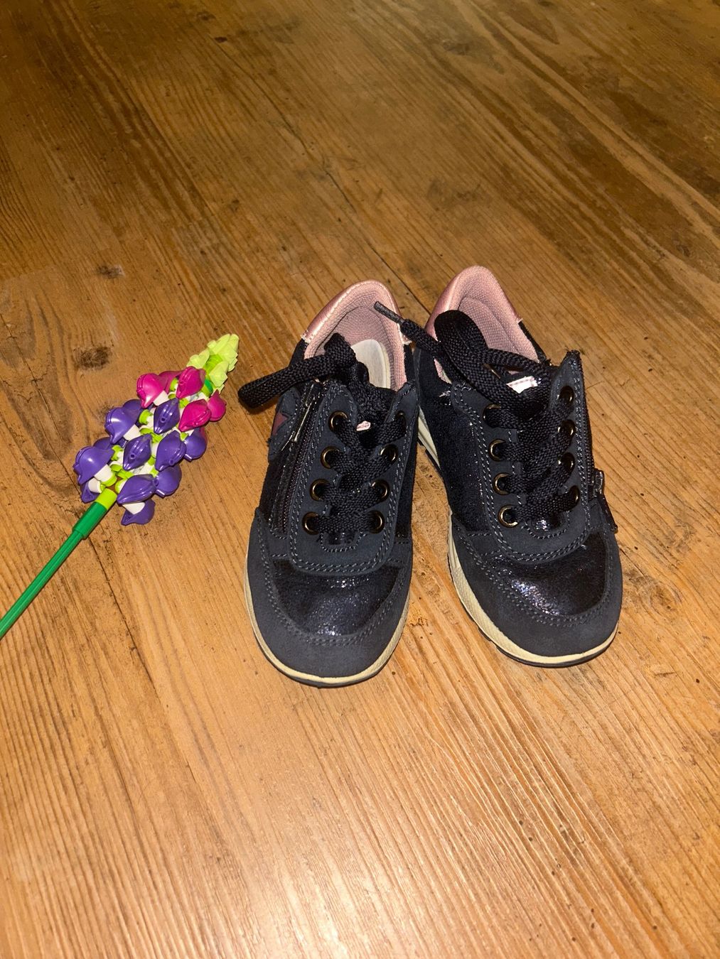 Scarpe per ragazze: Sneaker/Turnschuhe 26 Bama - neuwertig – Nuovo (secondo la descrizione) da Safenwil venduto da 2hand_aber_wertvoll
