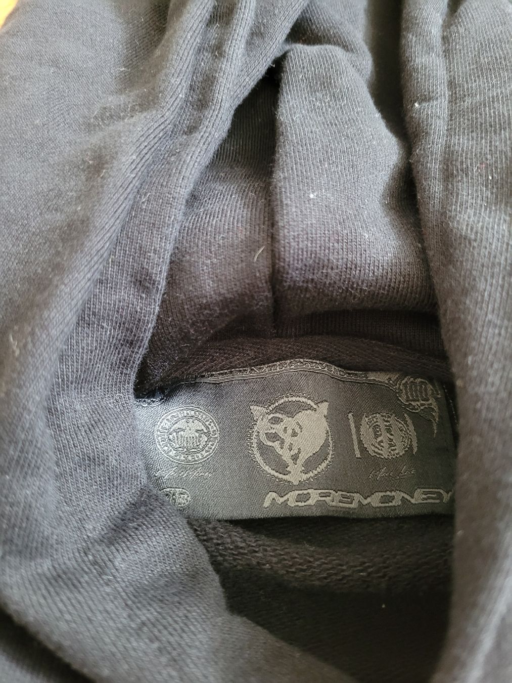 Pullover & Sweatshirts: Kapuzenpullover schwarz, Grösse M, guter Zustand – Gebraucht aus Büren NW von nie_k6382 2