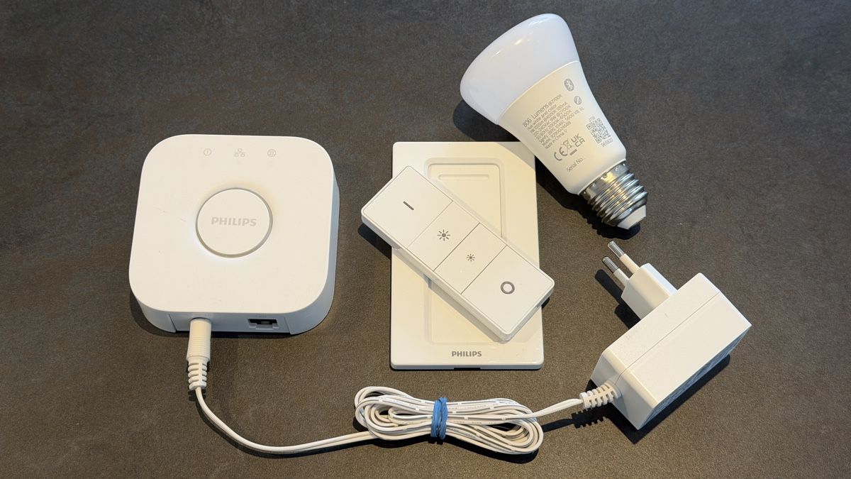 Philips Lampes: Philips Hue Starter Set Bridge, Color-E27 Birne, Dimm Switch – D'occasion à Pfeffingen par AuktionatorX 3