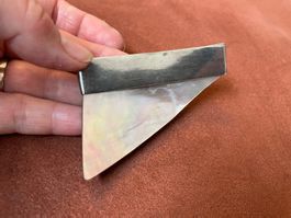 Perlmutt-Brosche mit Silber