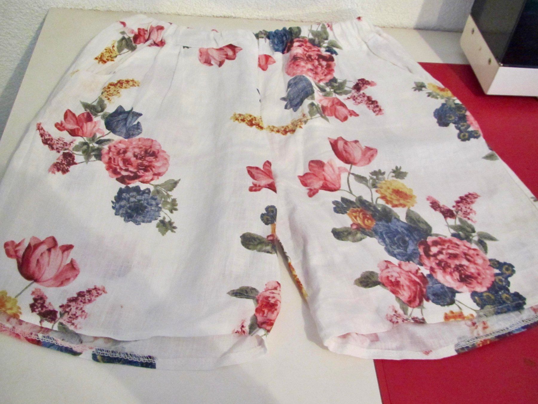 Lots de vêtements: SHORT ET TSHIRT – D'occasion à Murten par Selliot