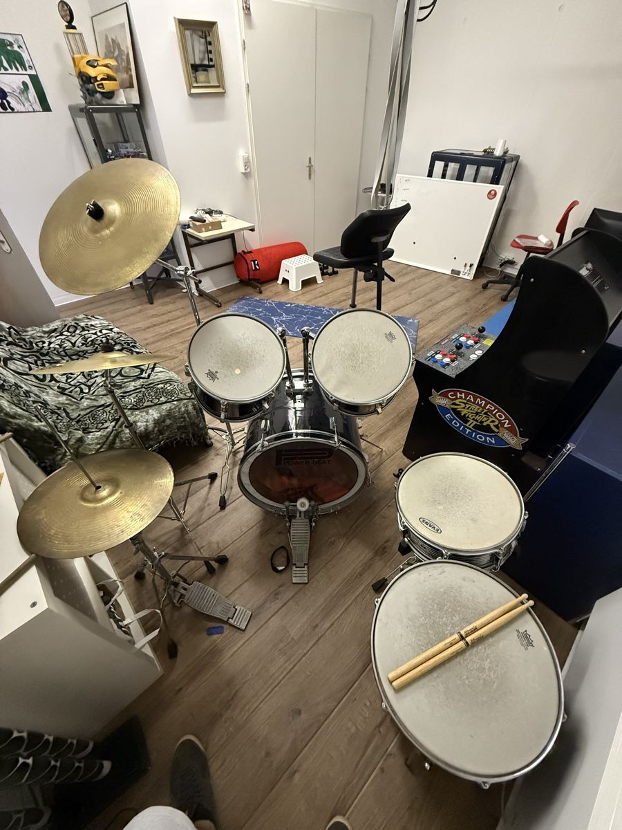 Strumenti musicali: Remo Power Beat Schlagzeug Set Kinder – Usato da Sempach venduto da CU2times