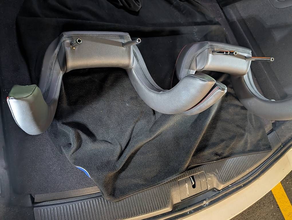 Tutti pezzi di ricambio auto: Kinder Kopfstützen Seat Alhambra – Usato da Alpnach-Dorf venduto da Rymy 1