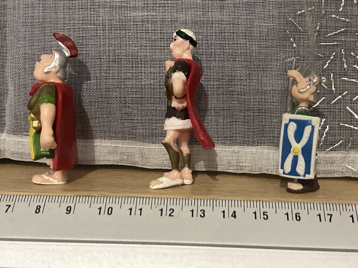 Statuette: 3 figurines Astérix - Romains – Usato da Fribourg venduto da Ldan 1