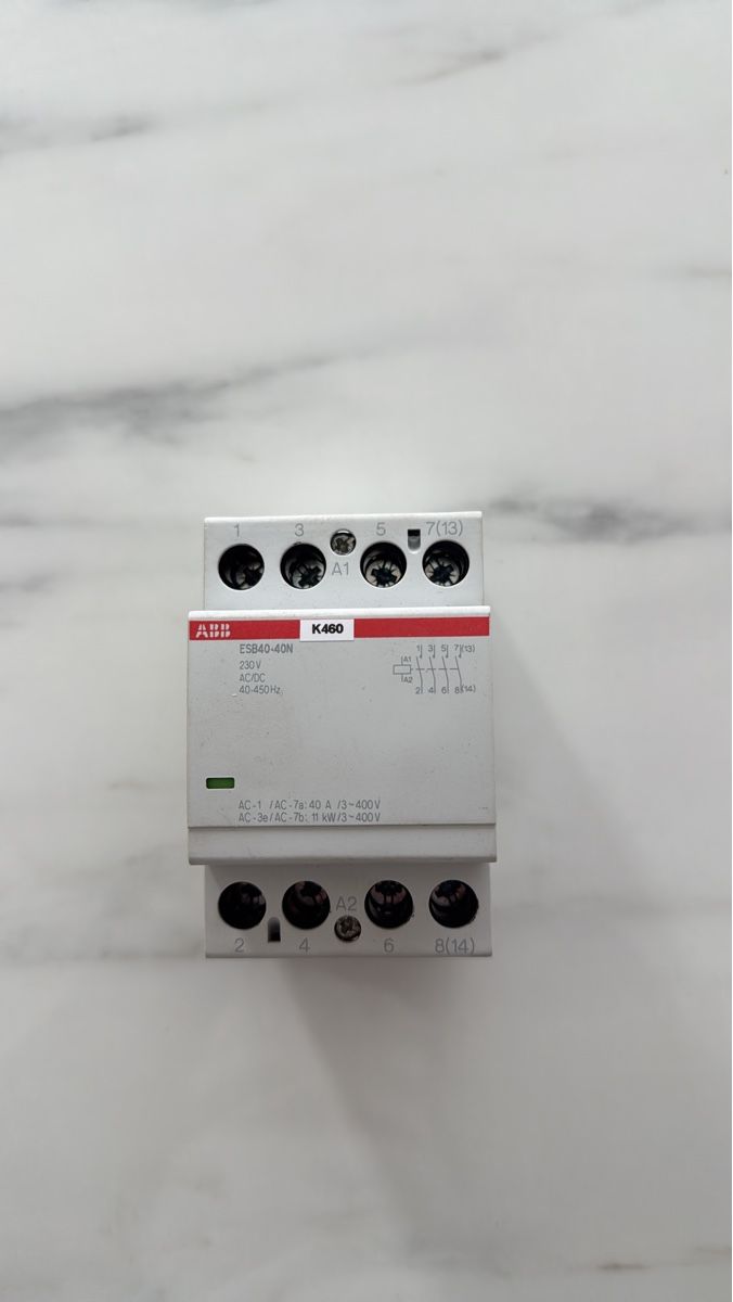 ABB Alimentazione elettrica: Contacteur ABB ESB40-40N, 230V,  AC/DC – Usato da Vaux-sur-Morges venduto da GothamCity
