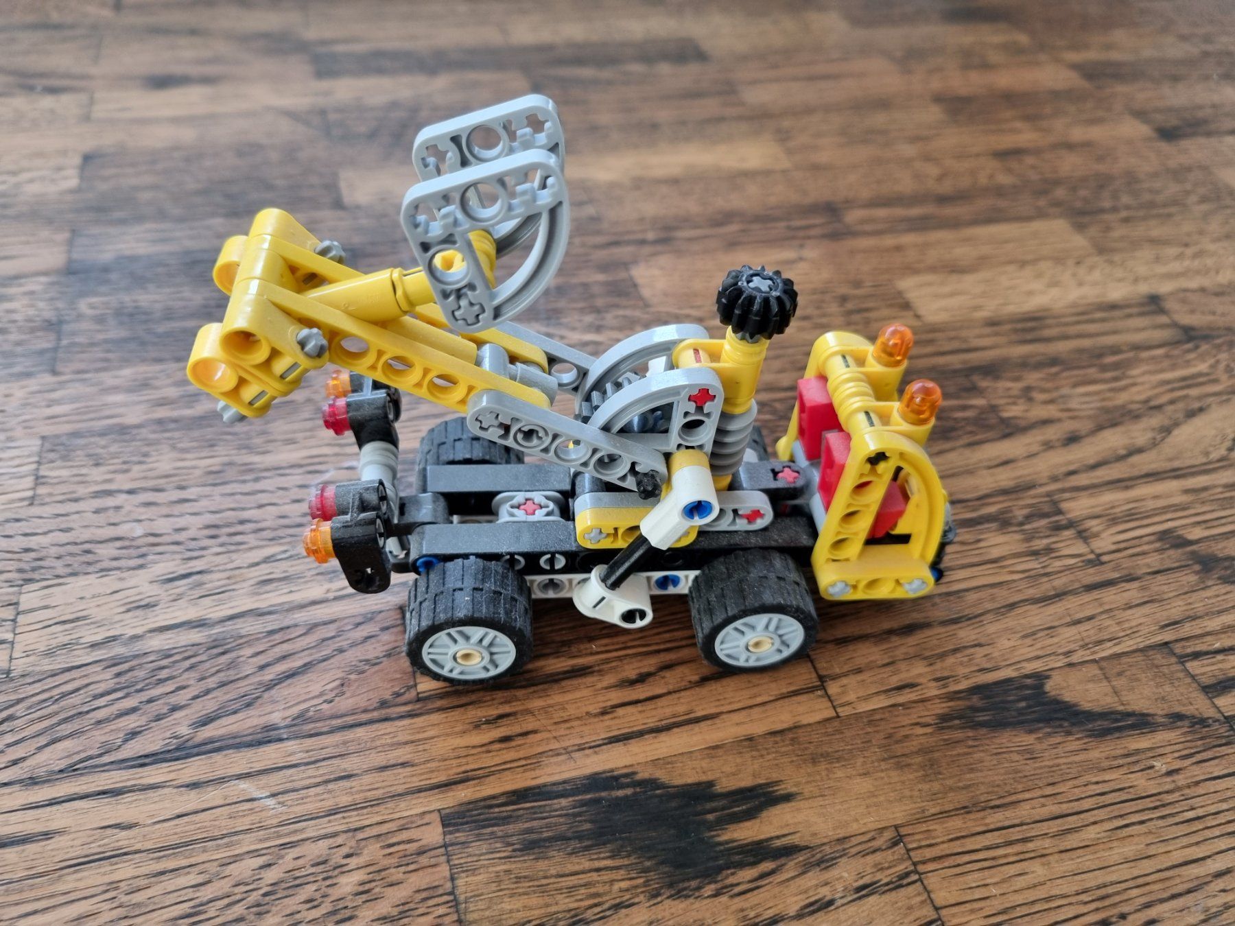 Lego Kit di costruzioni: Lego Technic - Hubarbeitsbühne - 42031 – Usato da Wattwil venduto da adlerhorst73 3