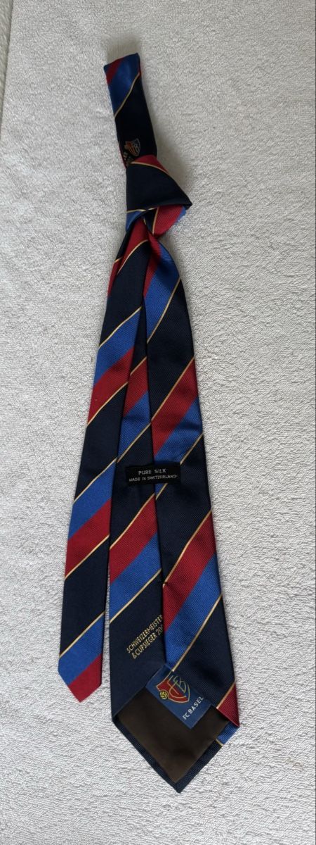 Cravates: Fc Basel Cup-Meister Krawatte 2002 – D'occasion à Lenzburg par Meister_k 1
