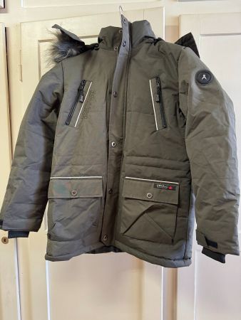 Neue Herrenwinterjacke