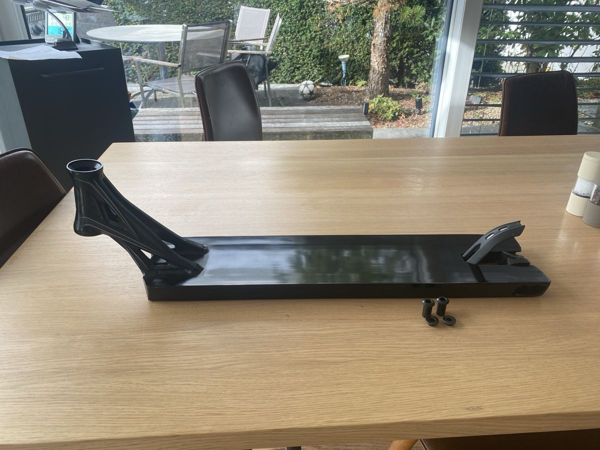Kickboard: Ethic Deck Lindworm V3 Boxed – Gebraucht aus Neftenbach von f_camenzind