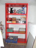 étagère en bois IKEA, rouge